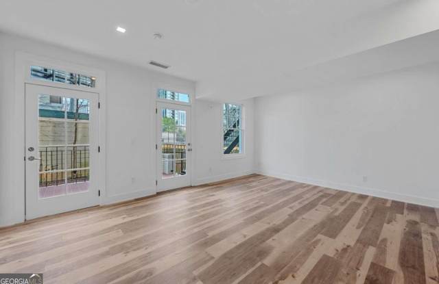 2909 Peachtree Road NE unit: 105