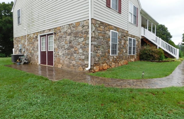 3606 White Road, First Floor - 3606 White Road, Bedford County, VA 24551