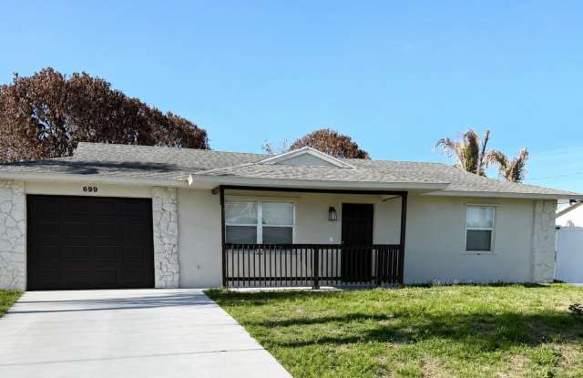 699 NW Riverside Drive