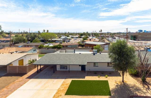 1209 E MARIGOLD Lane