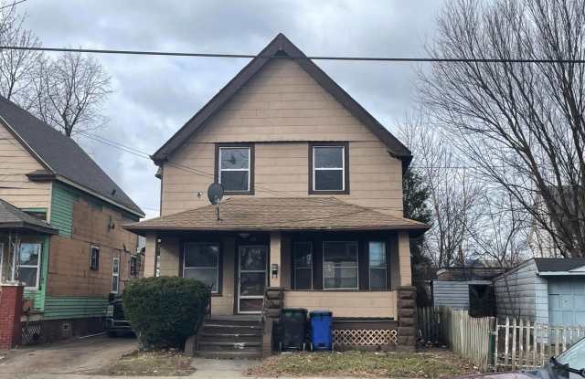 Beautiful 4-Bedroom Home, Pet Friendly