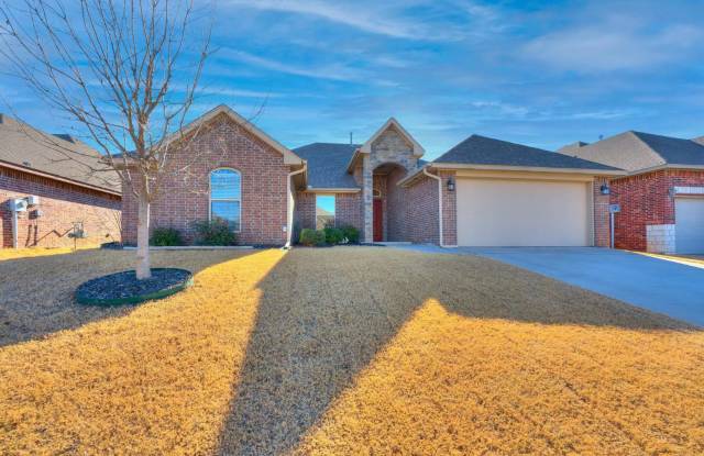 Beautiful 4 bed 2 bath in Kimberly Crossing!! - 1716 Savannah Lane, Edmond, OK 73003