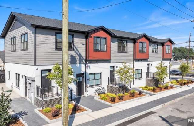 Photo of 615 Schuyler Avenue A