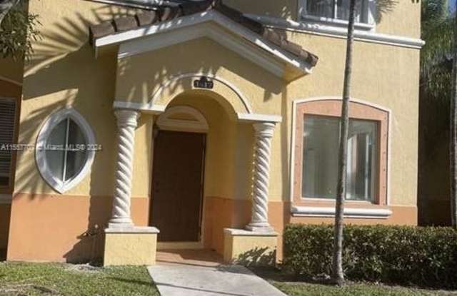 1417 SE 24th Ct - 1417 Southeast 24th Court, Homestead, FL 33035