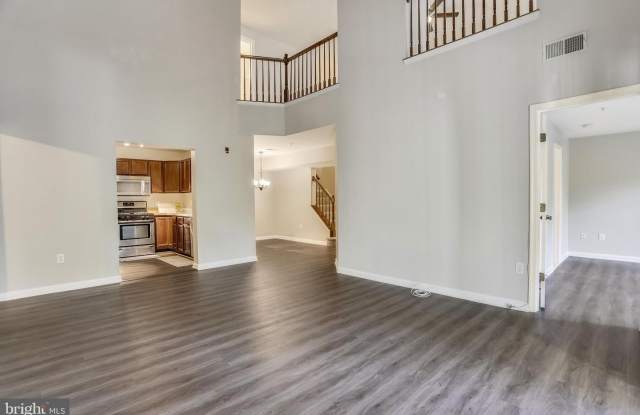 15301 DIAMOND COVE TER #8-A