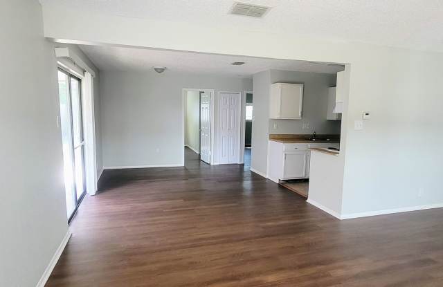 Photo of 1331 Bayou St