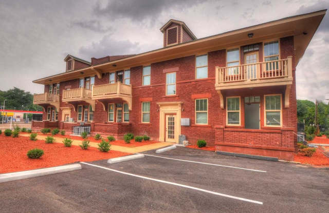 Photo of 528 E PARKWAY