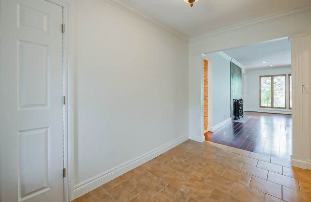 Beautiful 3-Bed, 3-Bath Home in Desirable Bloomfield Township!