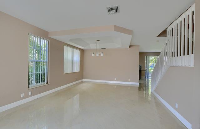 18271 Coral Isles Dr