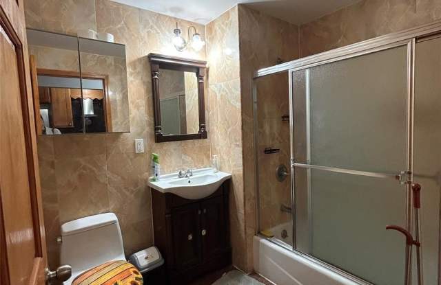 43-22 Robinson Street unit: 2C