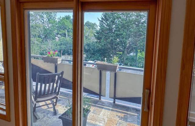 4720 CHEVY CHASE DR #203