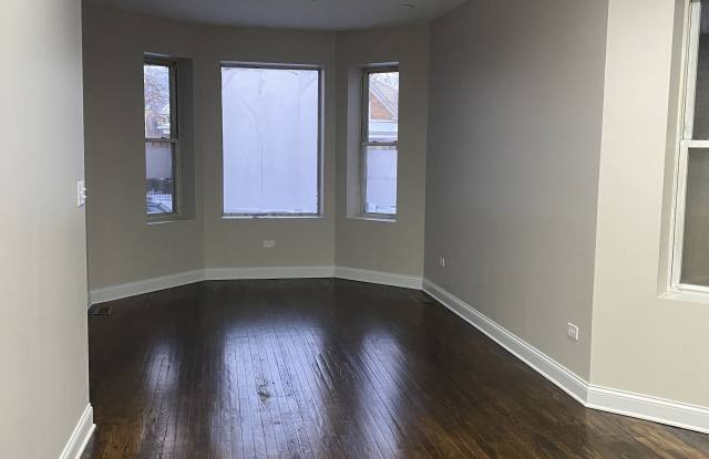 Photo of 6910 South Michigan Avenue