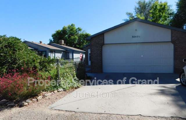 3045 1/2 Stoneybrook Lane
