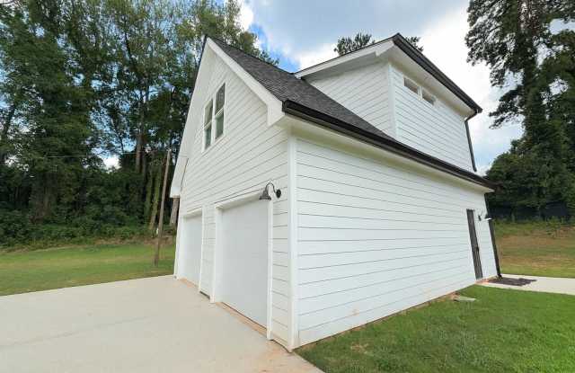 STUDIO APARTMENT PRE-LEASING FOR AUGUST 10 2026!