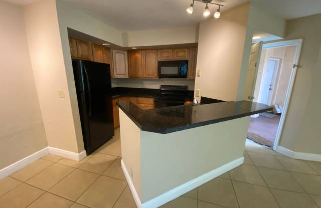 3460 Pinewalk Dr N#328