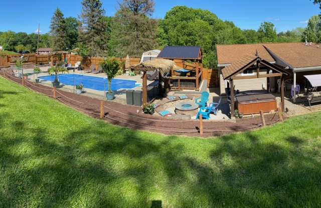US OPEN RENTAL: Resort-like property!