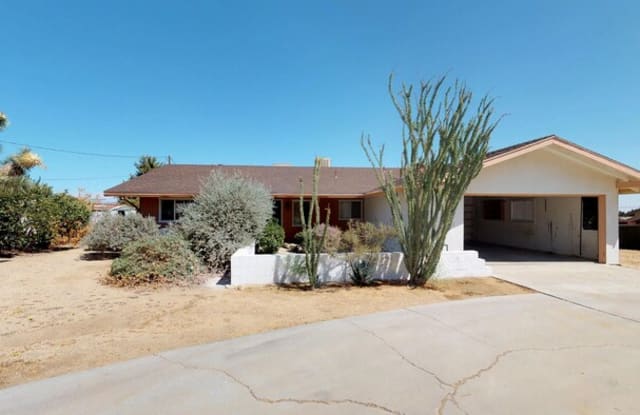 56612 Kismet Road - 56612 Kismet Road, Yucca Valley, CA 92284