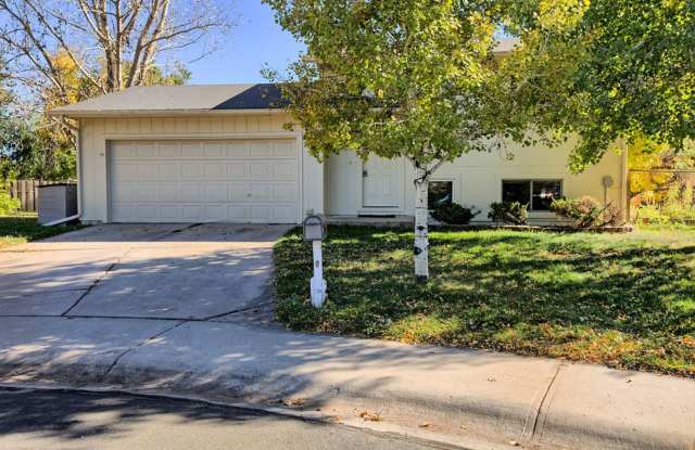 3 Bedroom 1 1/2 Bath Near Campus