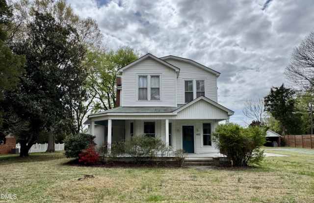 483 W Salisbury Street