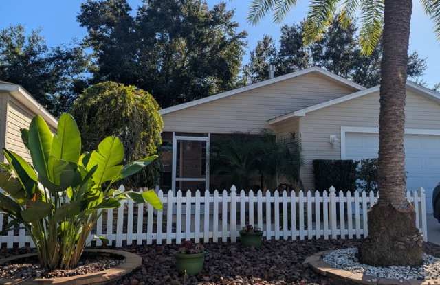 Photo of Seasonal Quaint Villa in the Villages