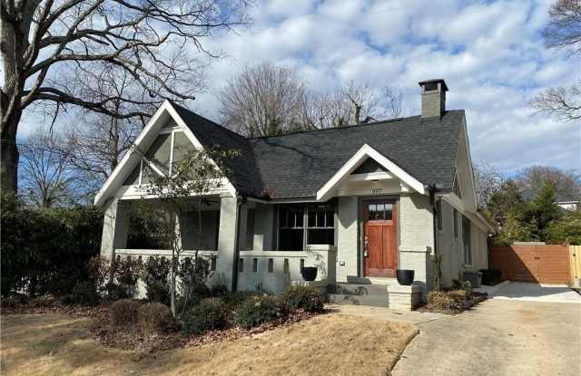 997 Woodbourne Drive SW