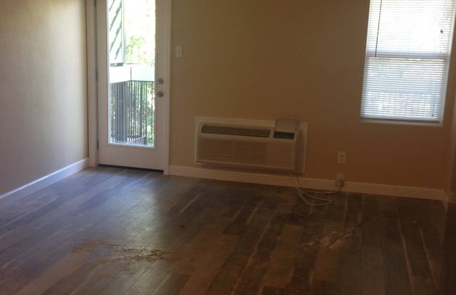 2016 Dawson Street405