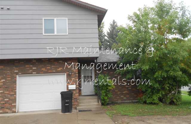 2136 N Washington St - 2136 N Washington St, Bismarck, ND 58501