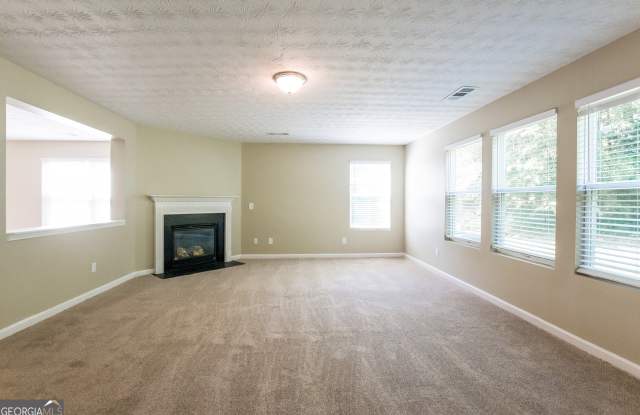 2791 Groovers Lake Point