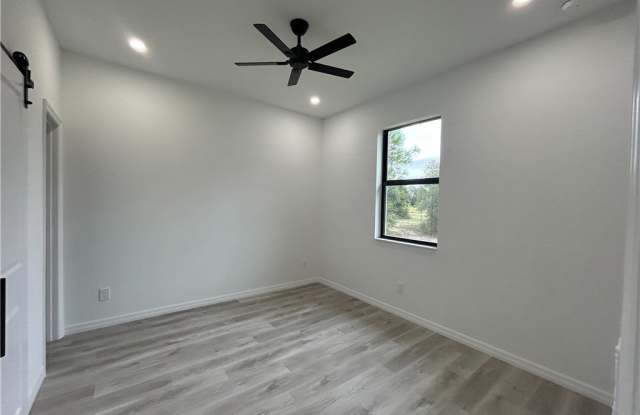 457 Bell Boulevard S