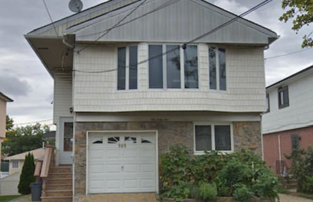 161 Slater Boulevard - 161 Slater Boulevard, Staten Island, NY 10305