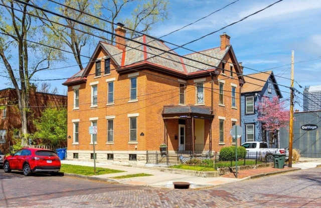 24 E Frankfort Street