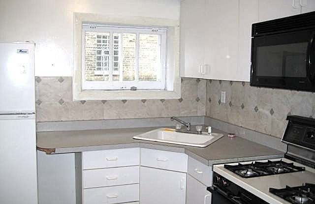 2708 N Newland Avenue