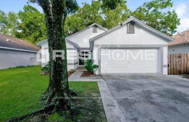 7404 North Packwood Avenue