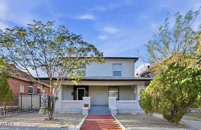 1305 E RIO GRANDE Avenue