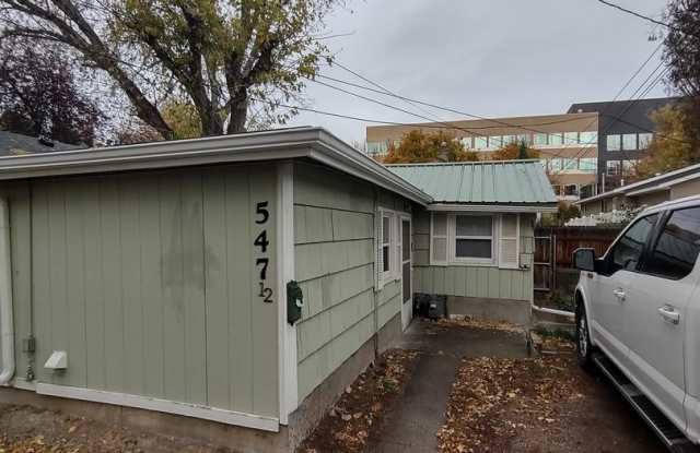 547 1/2 S 11th Ave.