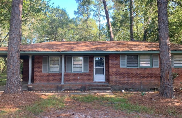 423 University Dr - 423 University Drive, Valdosta, GA 31602