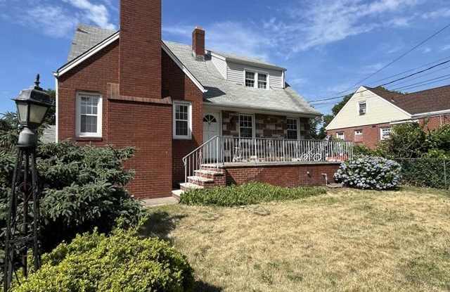 80 West Franklin Street
