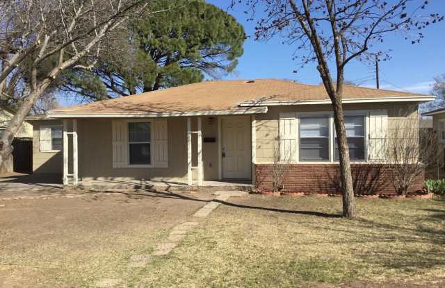 COLLEGE PROPERTY---PRE-LEASING FOR AUGUST! Amazing Updates! 3 bedroom 2 bath