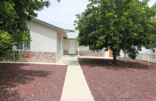 4/Bedroom Home for Lease in West Hills!