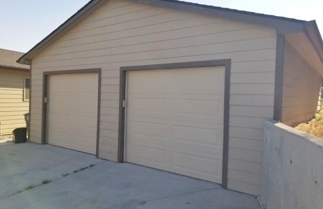 Photo of Newer 2 Bedroom 1 Bathroom with a View