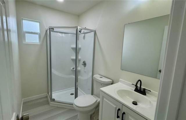 688 Bridwell Street West