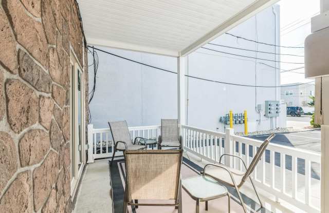 9609 Pacific Ave Ave