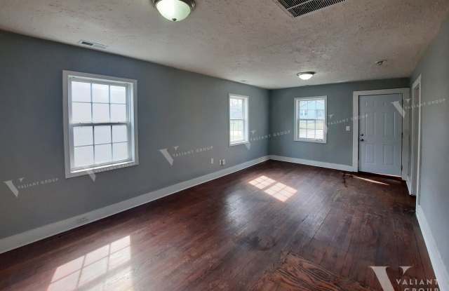 Cozy 2 Bedroom, 1 Bathroom Home in the Woodland Heights neighborhood