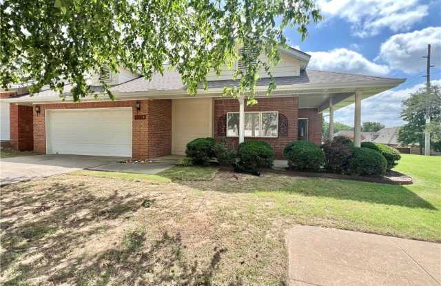 4214 N Meadow View Drive