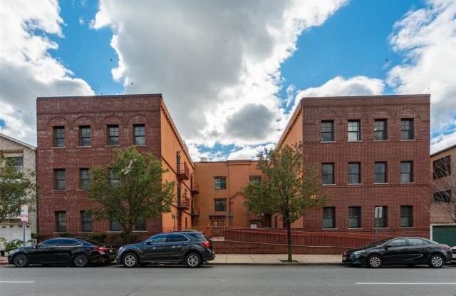 Photo of 85 Broadway 2H