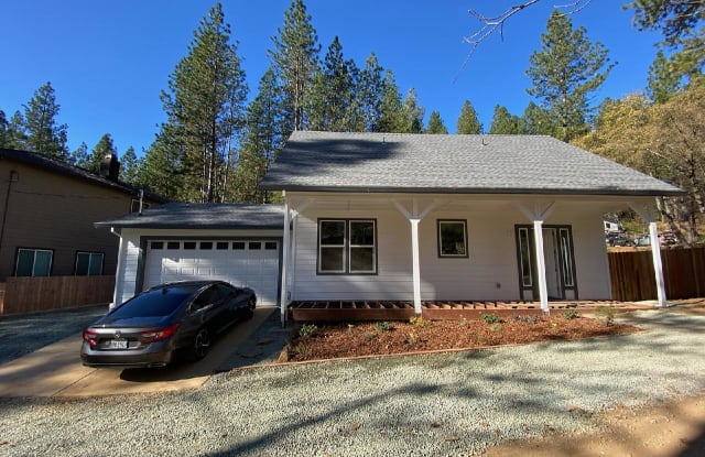 454 Carol Drive - 454 Carol Drive, Grass Valley, CA 95945