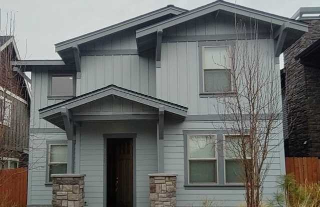 Spacious 3 bedroom 2.5 bath w/ an office and side yard!