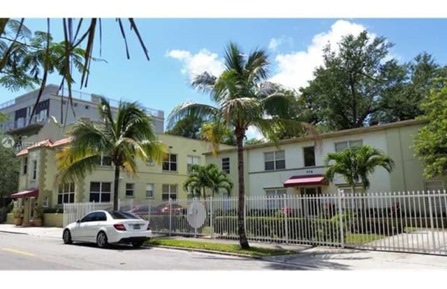 426 NE 77th St Rd - 426 NE 77th Street Rd, Miami, FL 33138