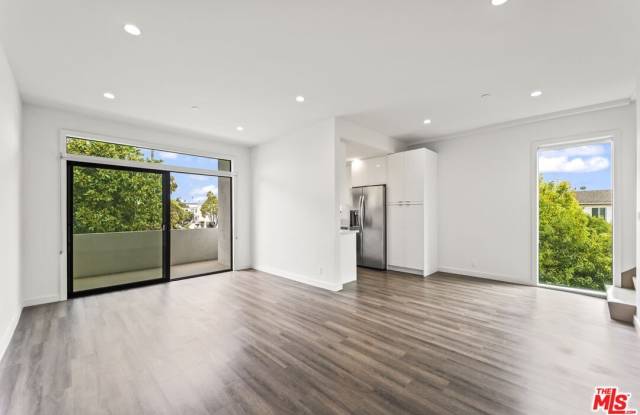 Upper Nomadic Santa Monica