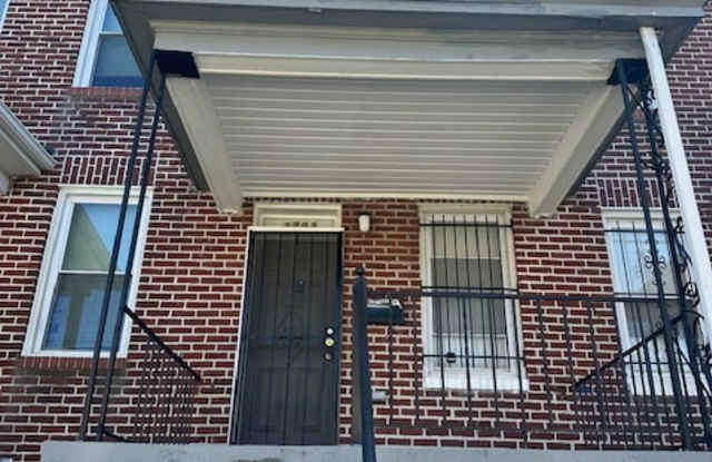 Photo of 3203 Lyndale Avenue